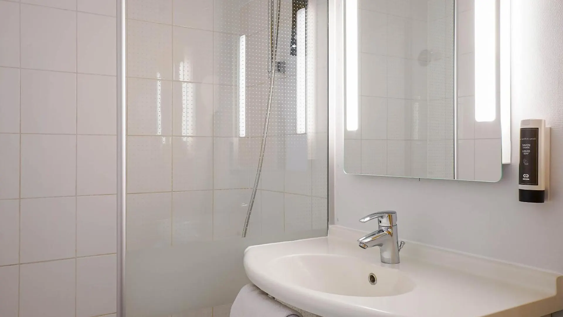 B&B Hotel Marseille Centre Vieux Port 3*,