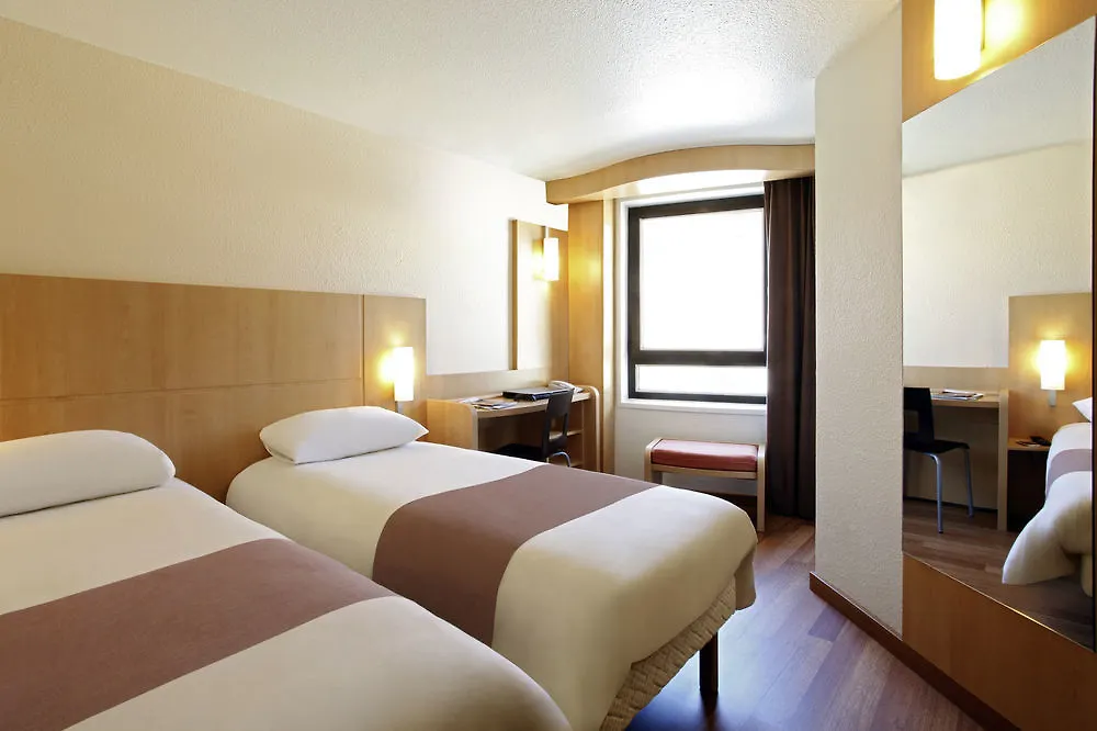 ***  B&B Hotel Marseille Centre Vieux Port França